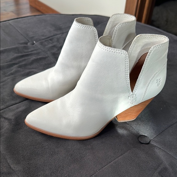 FRYE Ankle White Bootie - Picture 1 of 6